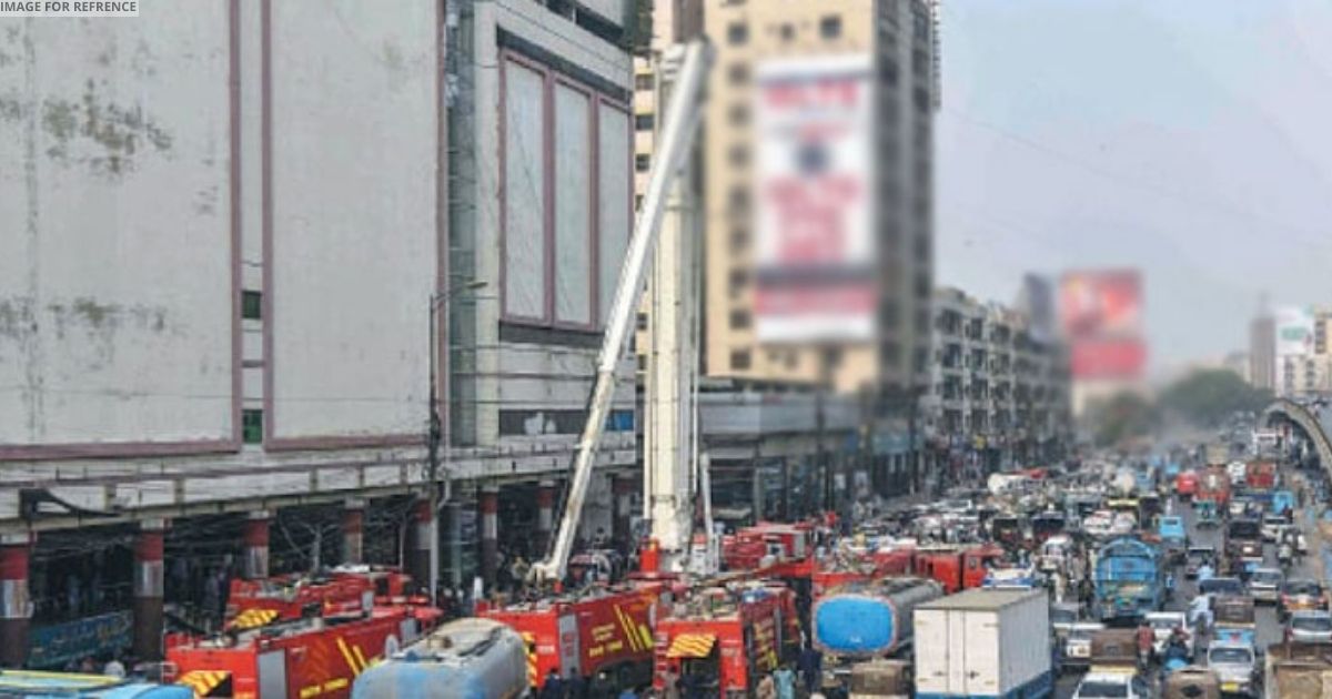Pakistan: Karachi mall sealed after fire kills 11 people